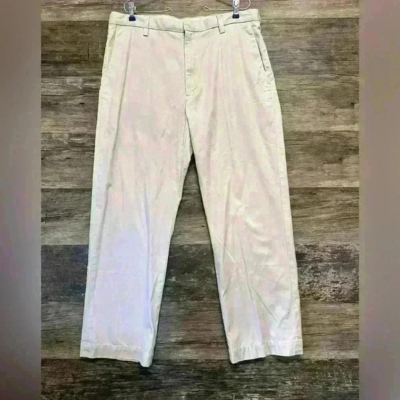 Banana Republic Chinos - cream men’s pants - Picture 1 of 4